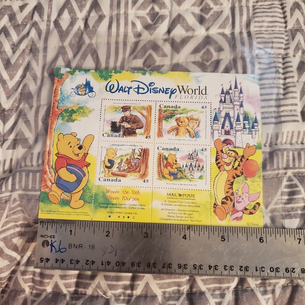 25th anniversary Pooh stamps set - Picture 2 of 4